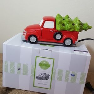 Scentsy Special Delivery Scent Warmer- brand new!